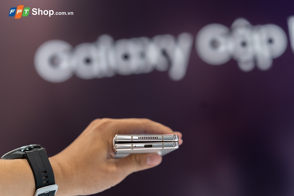 Trên tay Samsung Galaxy Z Fold4 tại Việt Nam