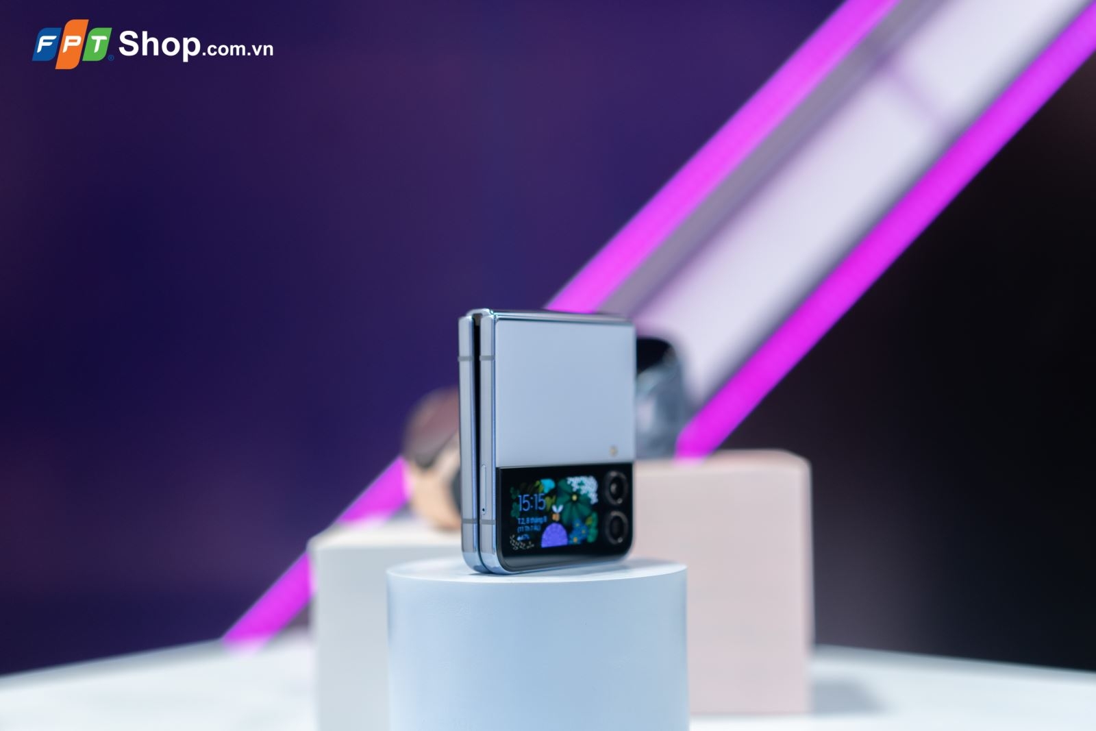 Đây là 7 điểm mới trên Samsung Galaxy Z Flip4: Thiết kế cao cấp, màu mới, pin lớn và hơn thế
