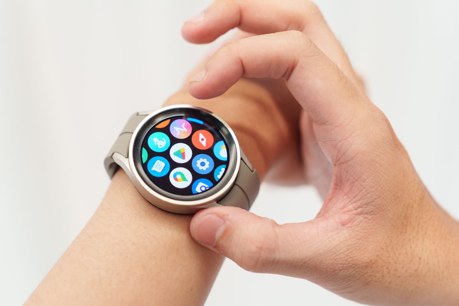 Samsung Galaxy Watch5 series ra mắt: Công nghệ chăm sóc sức khỏe toàn diện, pin lớn, giá từ 6.49 triệu đồng