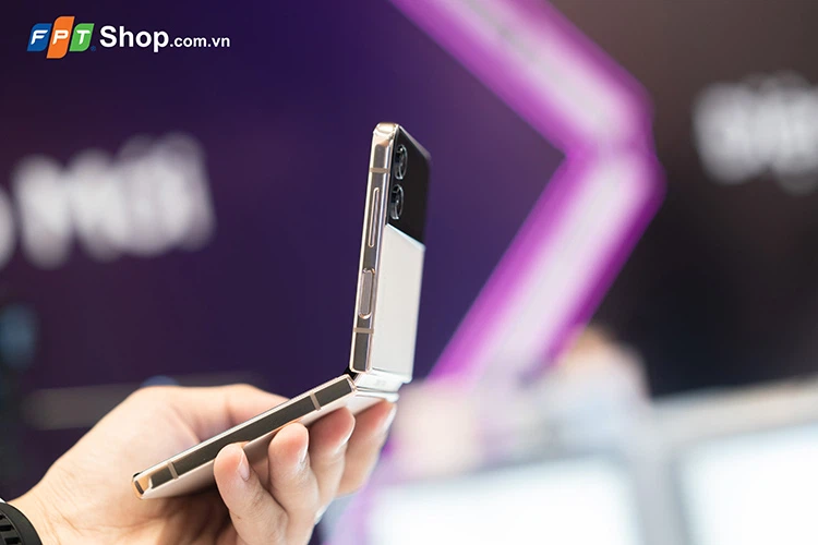 So sánh Samsung Galaxy Z Flip4 và Galaxy Z Flip3: Có gì khác biệt giữa 2 thế hệ?