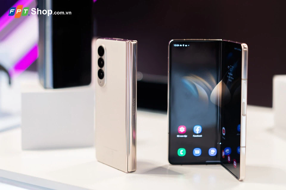 So sánh Samsung Galaxy Z Fold4 và Galaxy S22 Ultra: Sự lựa chọn nào hấp dẫn hơn?