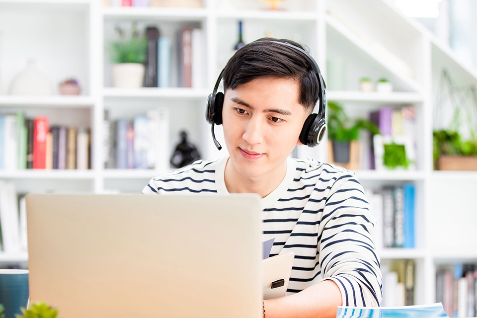Chọn mua tai nghe học online - Ảnh 04 Chọn mua tai nghe học online - Ảnh 04