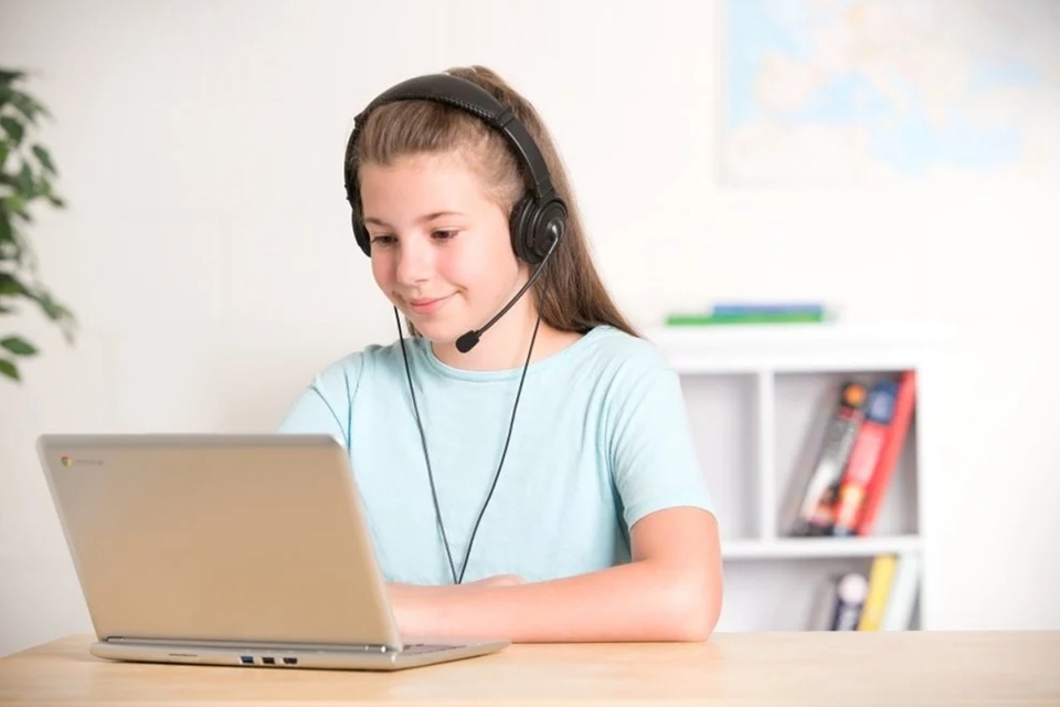 Chọn mua tai nghe học online - Ảnh 02 Chọn mua tai nghe học online - Ảnh 02