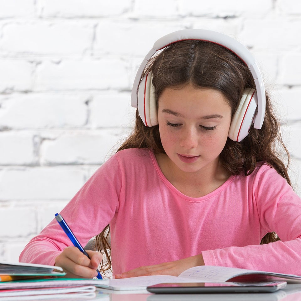 Chọn mua tai nghe học online - Ảnh 03 Chọn mua tai nghe học online - Ảnh 03