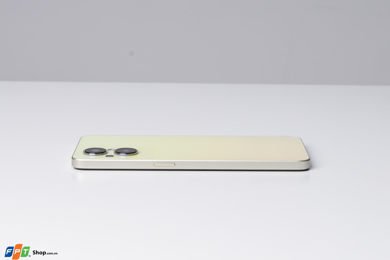 Trên tay OPPO Reno8 Z: Thiết kế mới thời thượng, Snapdragon 695, bộ nhớ gấp đôi