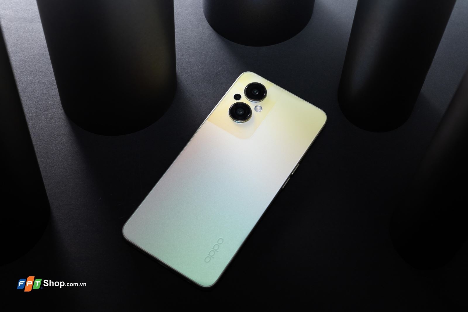 Trên tay OPPO Reno8 Z: Thiết kế mới thời thượng, Snapdragon 695, bộ nhớ gấp đôi