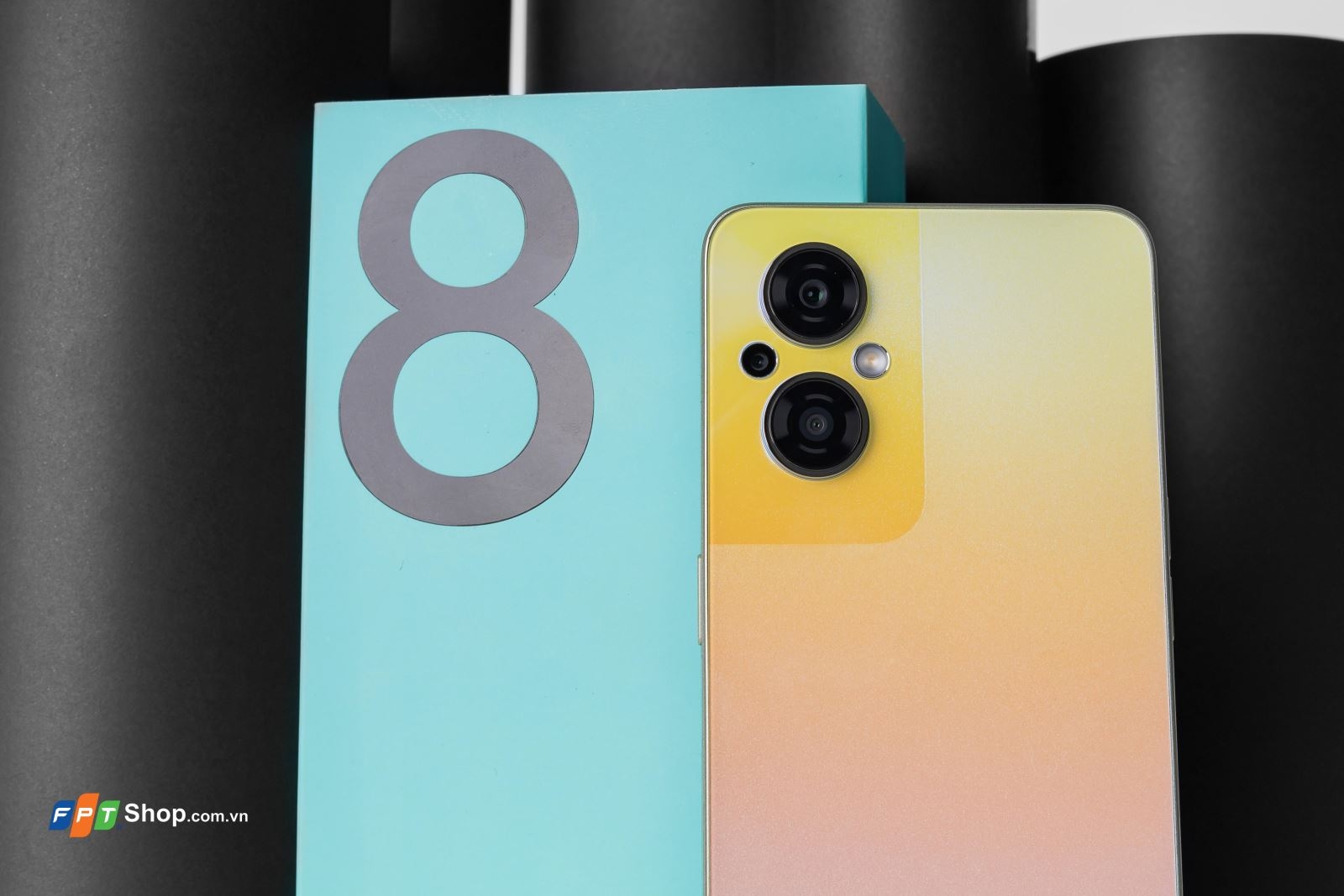 Trên tay OPPO Reno8 Z: Thiết kế mới thời thượng, Snapdragon 695, bộ nhớ gấp đôi