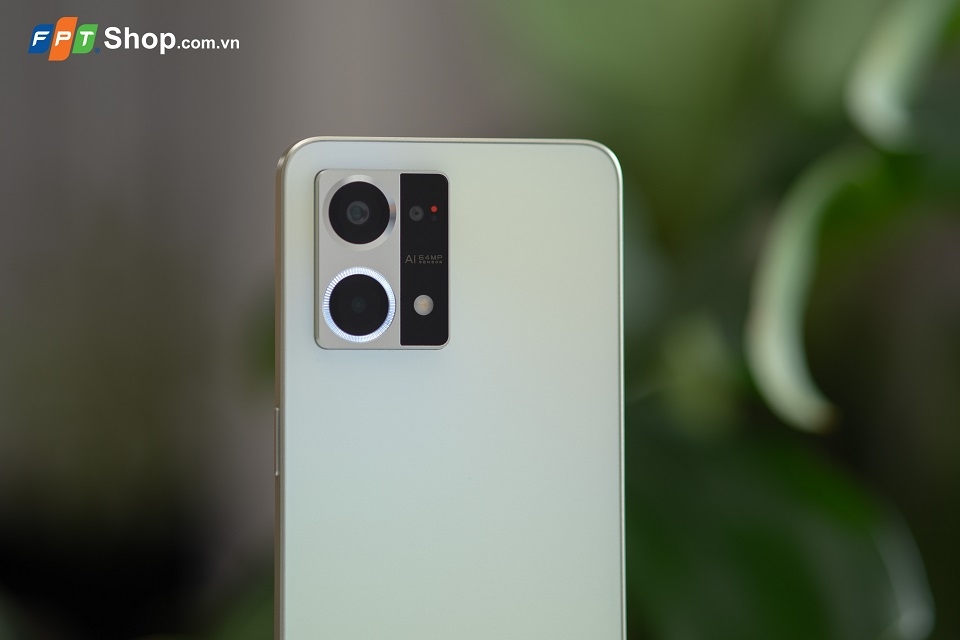 Trên tay OPPO Reno8 4G: Màu mới ấn tượng, màn hình 90Hz, bộ nhớ lớn