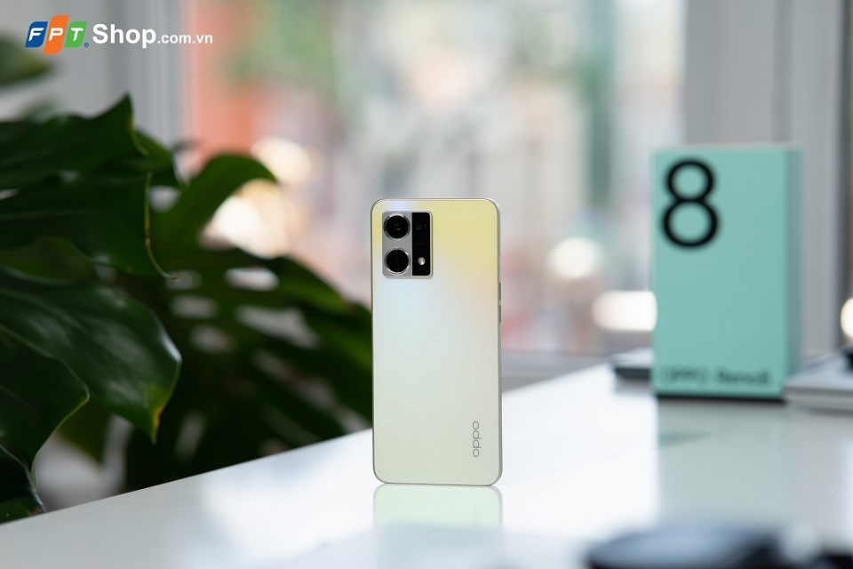 Trên tay OPPO Reno8 4G: Màu mới ấn tượng, màn hình 90Hz, bộ nhớ lớn