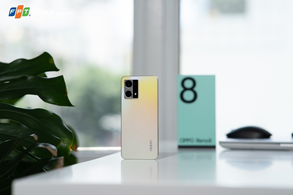 Trên tay OPPO Reno8 4G: Màu mới ấn tượng, màn hình 90Hz, bộ nhớ lớn