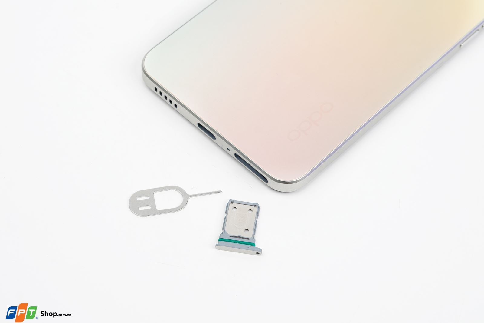 Trên tay OPPO Reno8 5G: Hiệu năng mạnh mẽ Dimensity 1300, cảm biến flasgship, sạc nhanh 80W