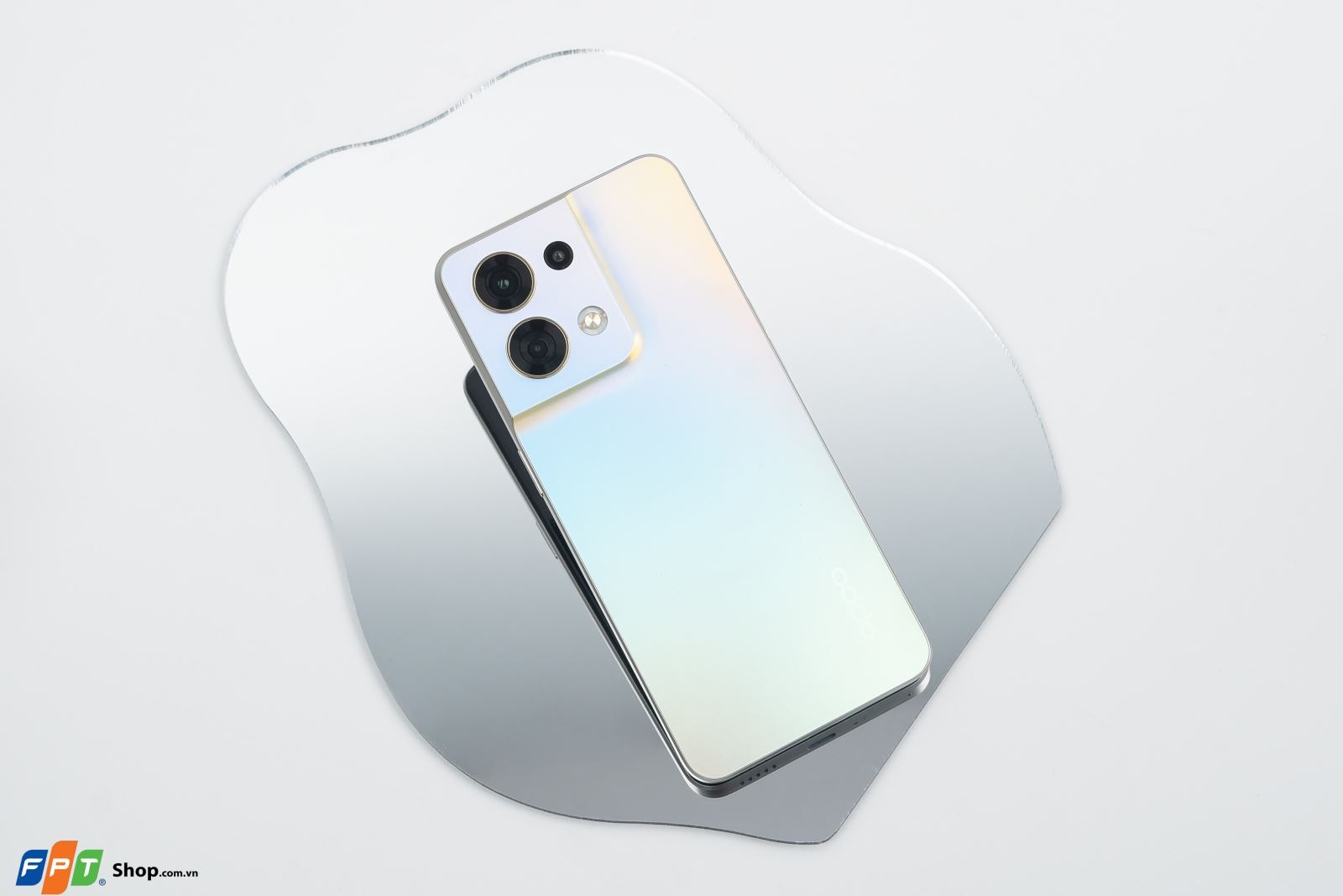 Trên tay OPPO Reno8 5G: Hiệu năng mạnh mẽ Dimensity 1300, cảm biến flasgship, sạc nhanh 80W