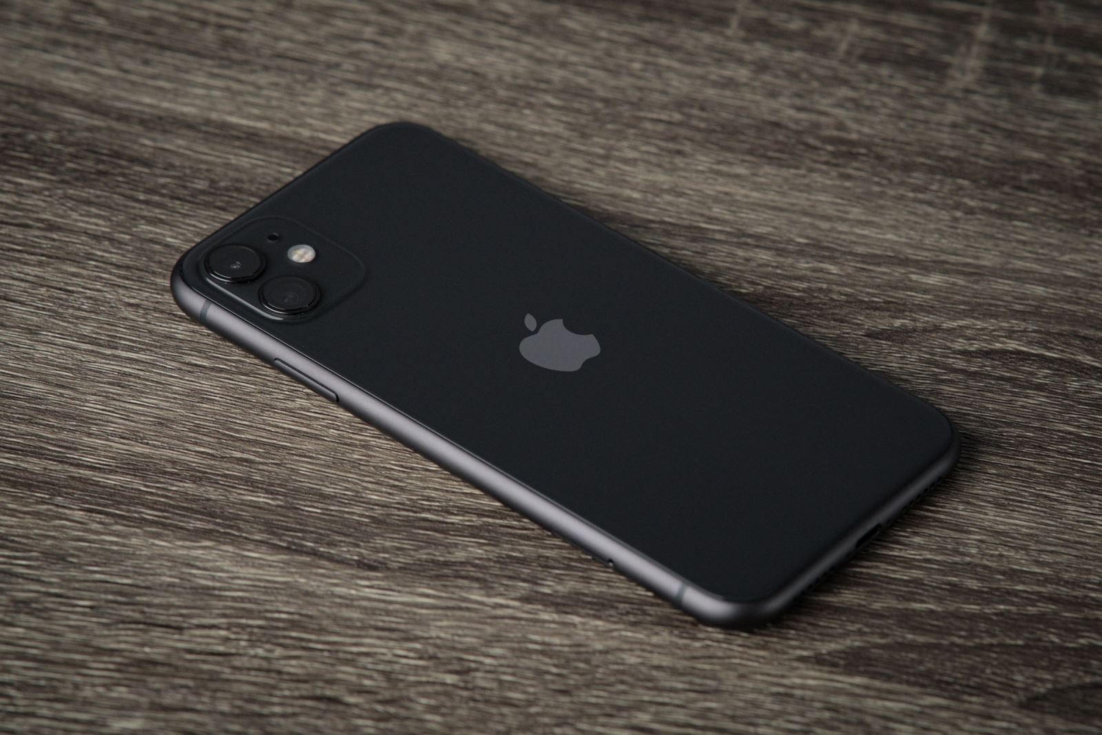 iPhone iPhone 11 năm 2022 còn đáng mua 2