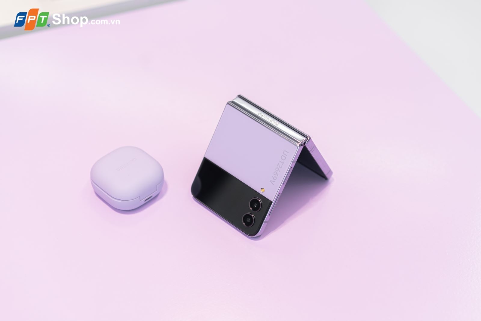 Nên mua Galaxy Z Flip4 không? Smartphone gập nhỏ gọn, thời trang và cực kì mạnh mẽ