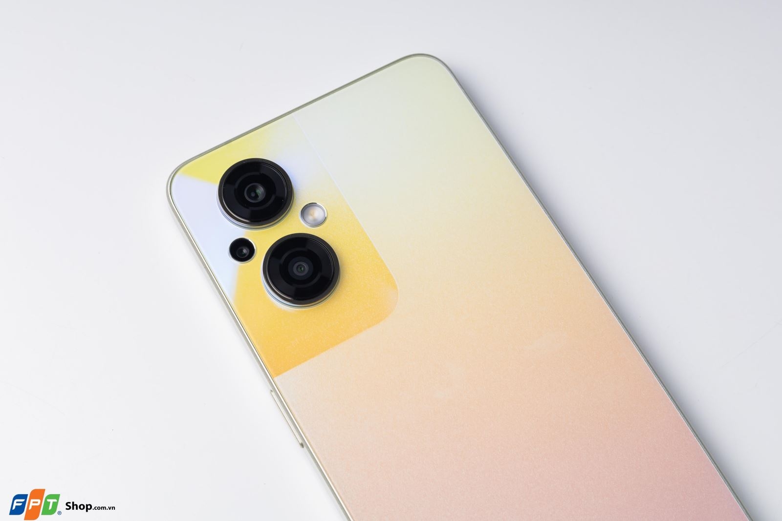 Gấp đôi bộ nhớ cùng loạt công nghệ "xịn", OPPO Reno8 Z 5G là đối thủ mạnh trong phân khúc