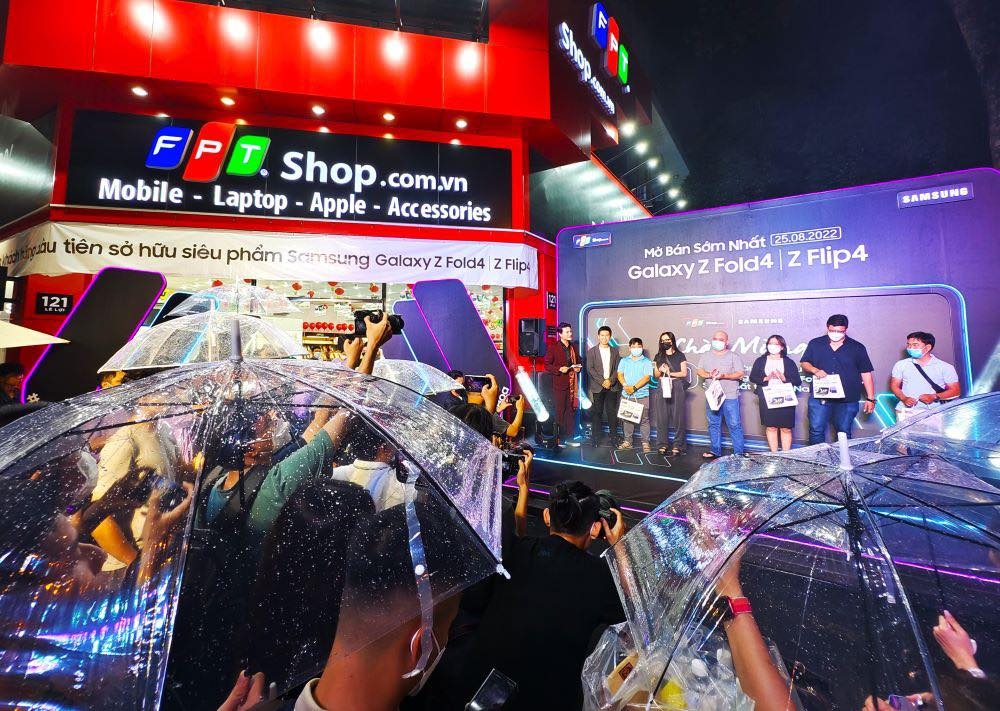 Samsung Galaxy Z Fold4 và Z Flip4 chính thức mở bán tại FPT Shop