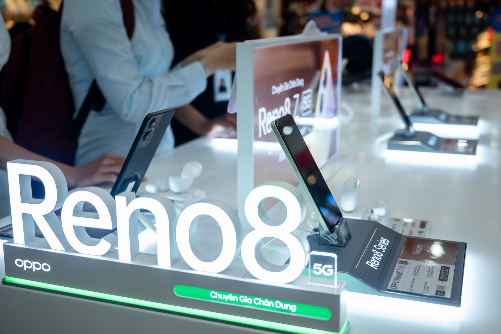 OPPO Reno8 series chính thức mở bán tại FPT Shop