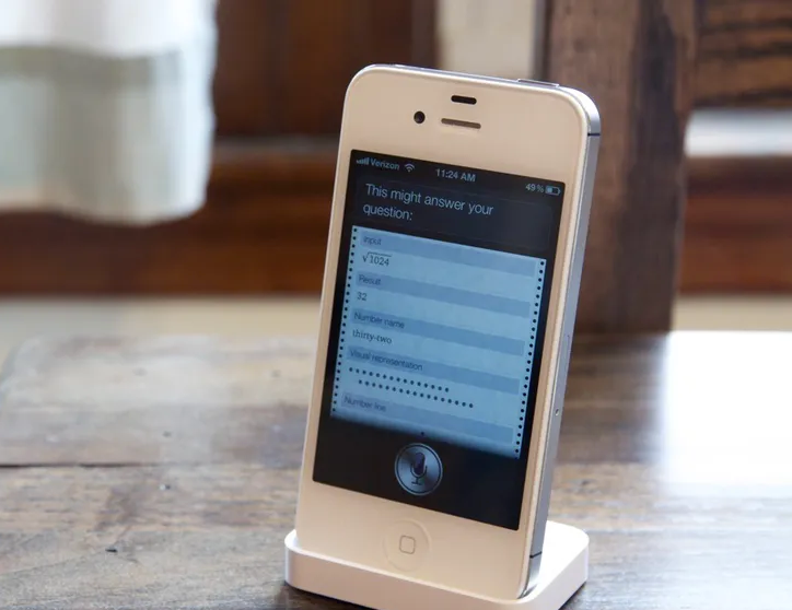 iPhone 4S (2011)