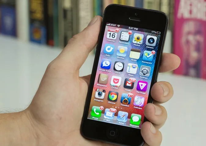 iPhone 5 (2012)