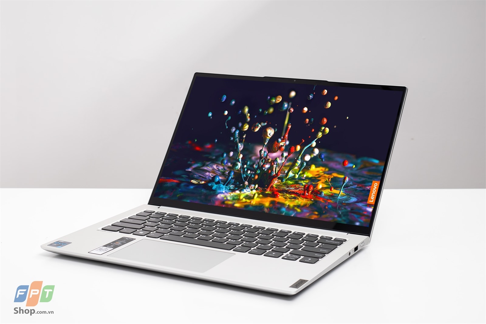 Đánh giá Lenovo Yoga Slim 7 Pro 14IHU5 màn hình 14 inch 2.8K OLED