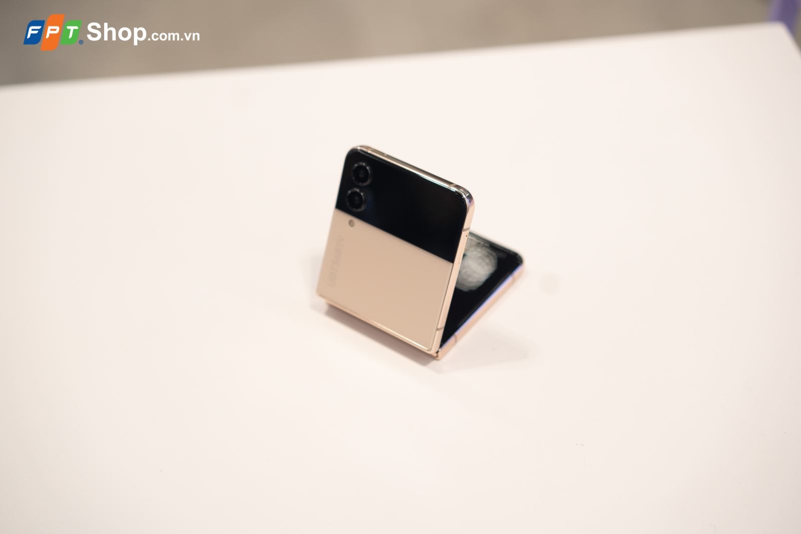 Samsung Galaxy Z Flip4: Linh hoạt biến hóa, thăng hạng mọi trải nghiệm