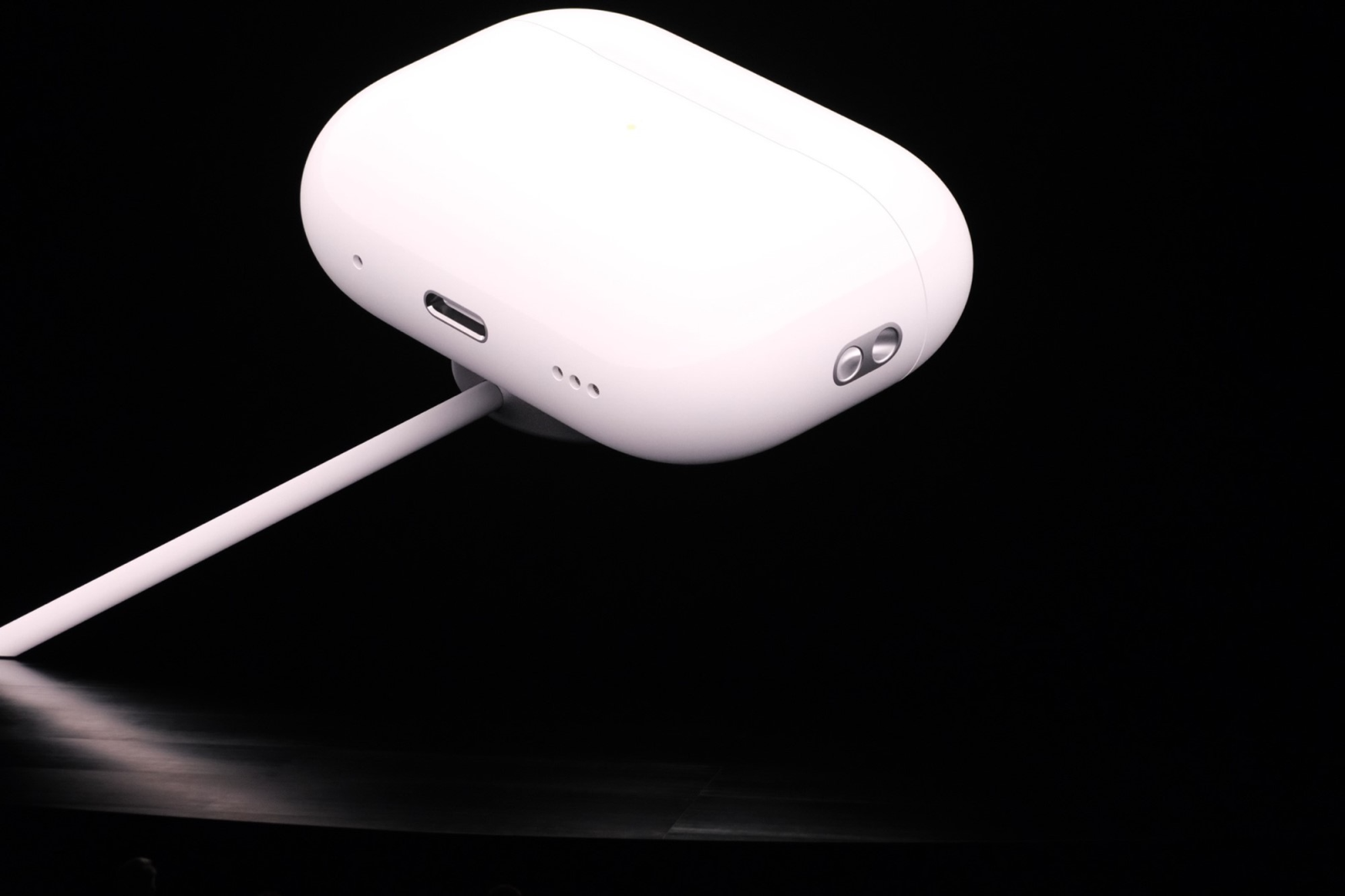 Hộp sạc AirPods Pro 2