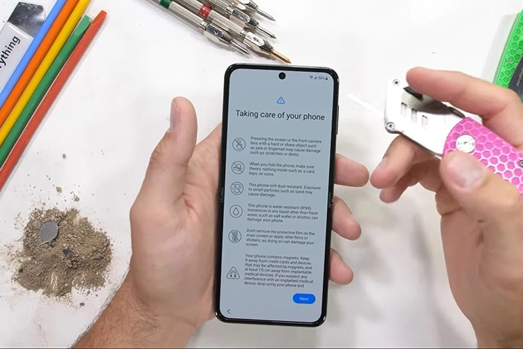 Tra tấn Galaxy Z Flip4 Tra tấn Galaxy Z Flip4