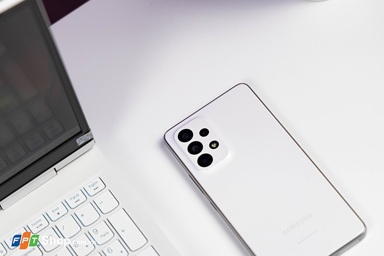 Kháng nước mùa mưa - diễn sâu tha hồ với camera chống rung của Samsung Galaxy A53 5G