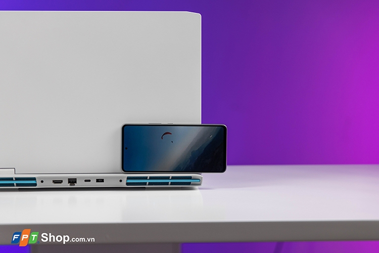 Kháng nước mùa mưa - diễn sâu tha hồ với camera chống rung của Samsung Galaxy A53 5G 1123