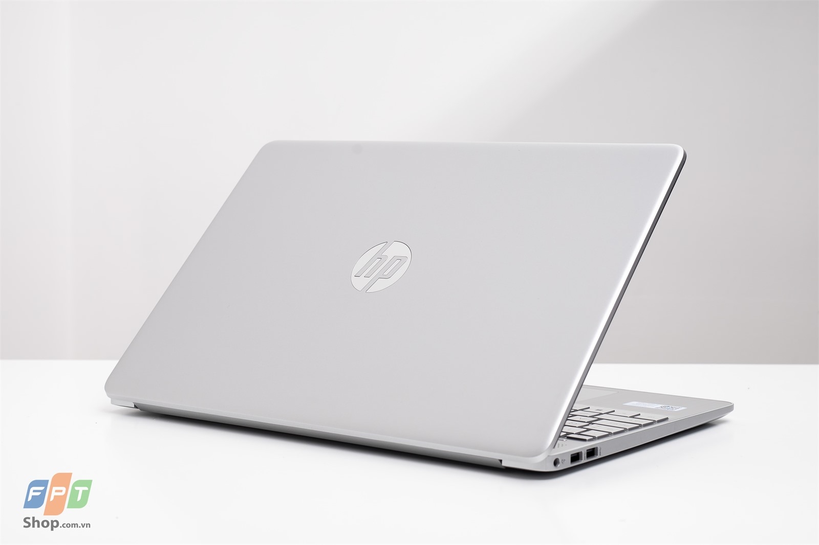 Đánh giá HP 15s (2022): Laptop tầm trung chạy Intel thế hệ thứ 12