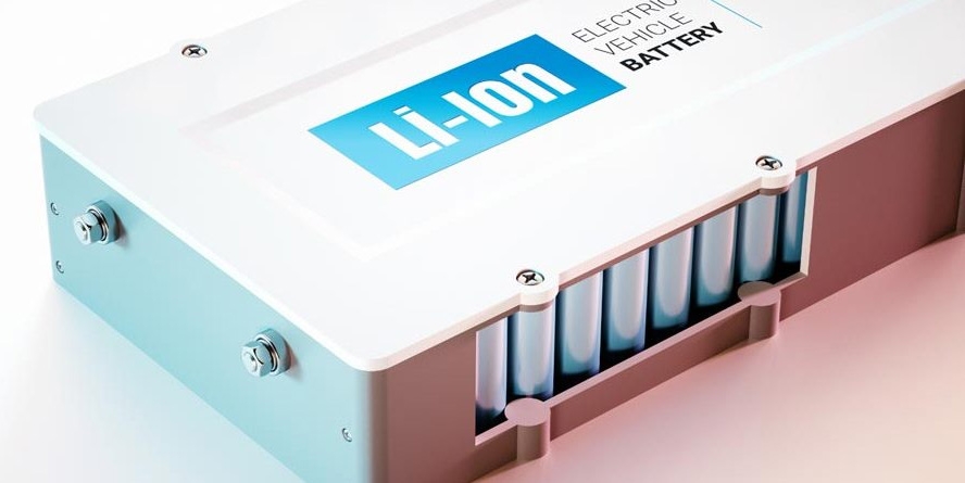 Khi sạc pin laptop có cần tắt máy không?