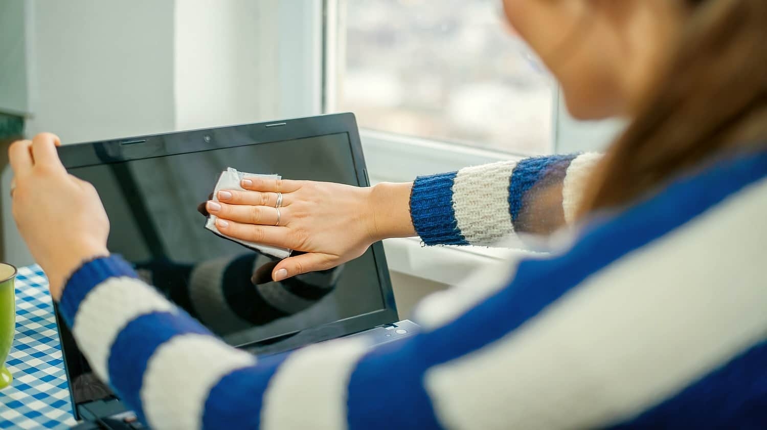 Cách sửa laptop bị gãy bản lề