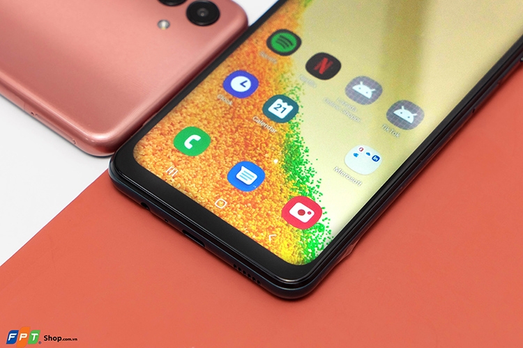 Với pin 5.000 mAh, Samsung Galaxy A04s “cân” tốt mọi trải nghiệm thường ngày của tân sinh viên 2