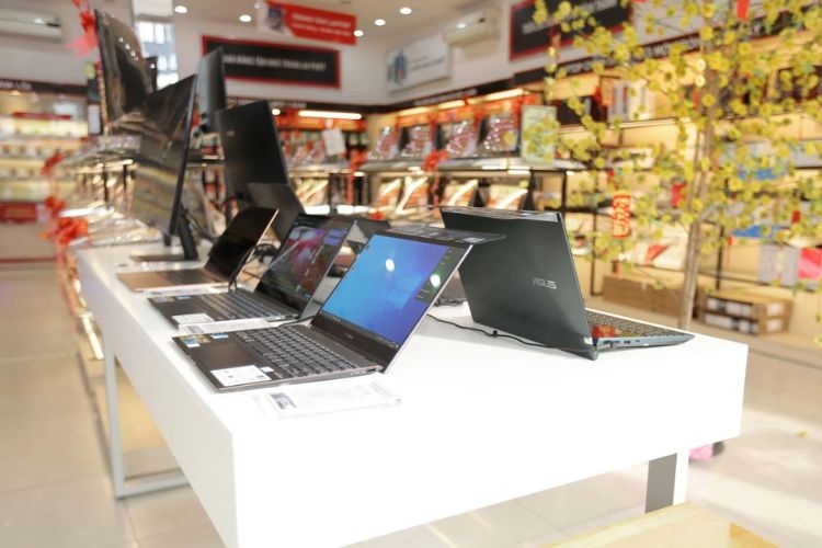 Có nên mua Laptop hàng trưng bày hay không?
