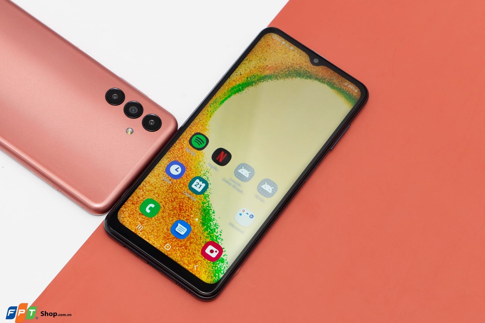 Trên tay Samsung Galaxy A04s: Hệ thống camera 50MP "chất", pin siêu "trâu", giá chỉ 3.99 triệu đồng