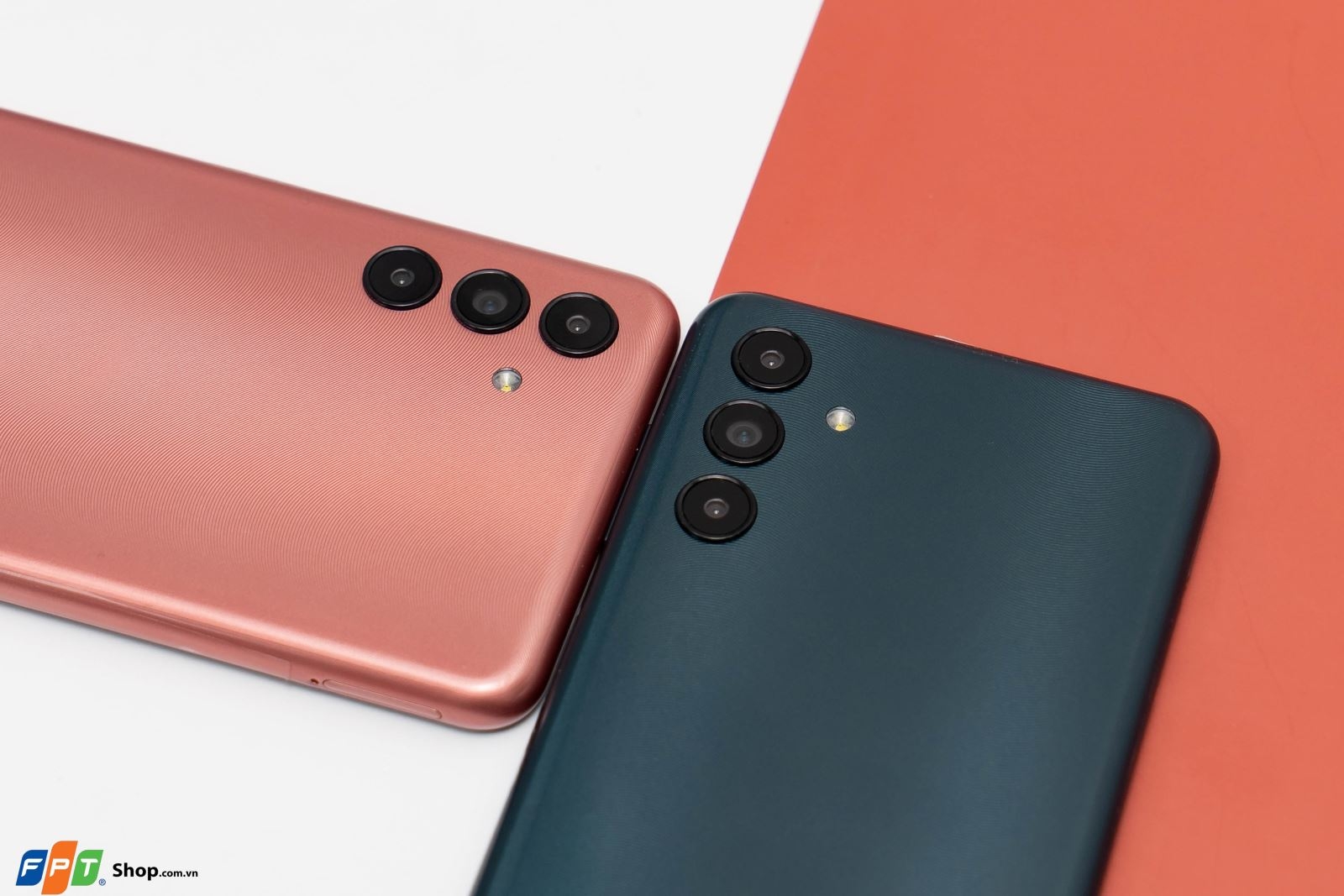 Trên tay Samsung Galaxy A04s: Hệ thống camera 50MP "chất", pin siêu "trâu", giá chỉ 3.99 triệu đồng