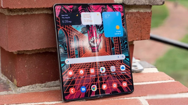 Smartphone màn hình gập liệu có thay thế được tablet trong tương lai? Smartphone màn hình gập liệu có thay thế được tablet trong tương lai?