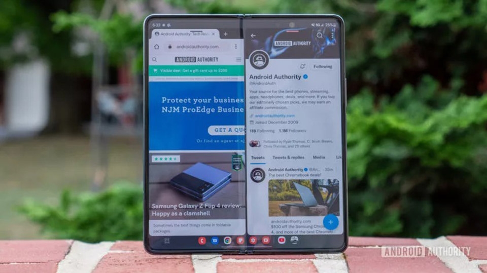Smartphone màn hình gập liệu có thay thế được tablet trong tương lai (ảnh 1) Smartphone màn hình gập liệu có thay thế được tablet trong tương lai (ảnh 1)