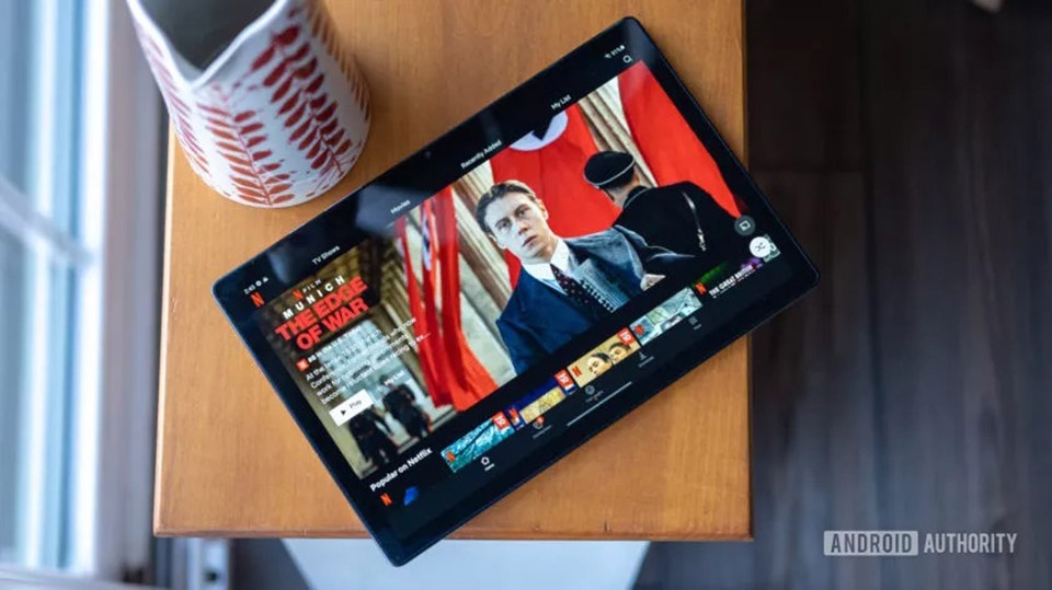 Smartphone màn hình gập liệu có thay thế được tablet trong tương lai (ảnh 2) Smartphone màn hình gập liệu có thay thế được tablet trong tương lai (ảnh 2)