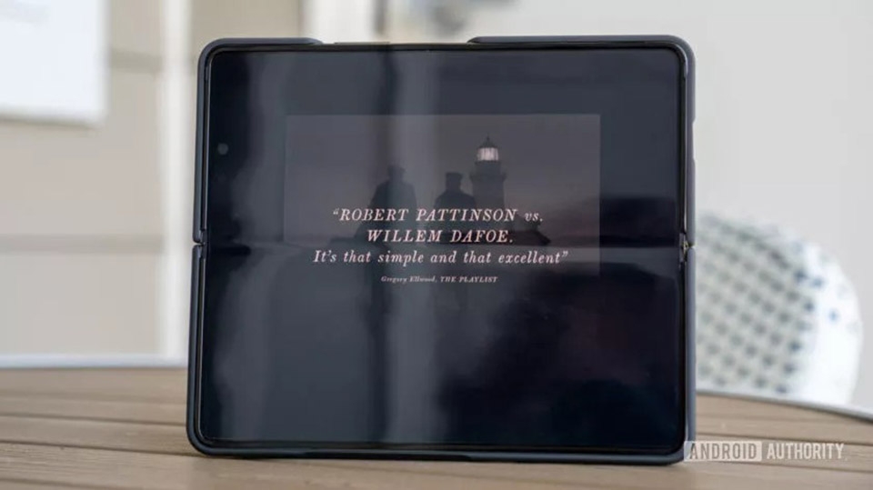 Smartphone màn hình gập liệu có thay thế được tablet trong tương lai (ảnh 3) Smartphone màn hình gập liệu có thay thế được tablet trong tương lai (ảnh 3)