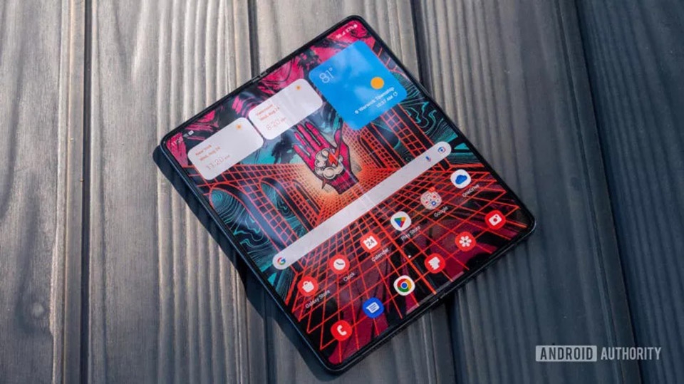Smartphone màn hình gập liệu có thay thế được tablet trong tương lai (ảnh 4) Smartphone màn hình gập liệu có thay thế được tablet trong tương lai (ảnh 4)