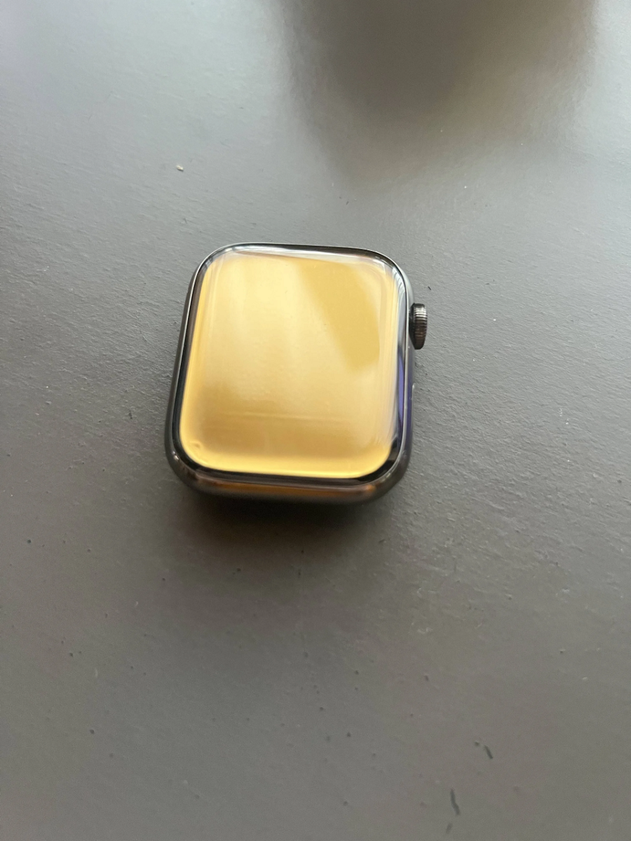 Apple Watch Series 7 bốc cháy