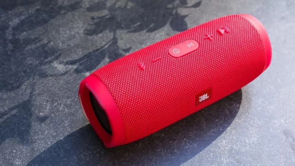 Loa JBL đáng mua nhất 2022: JBL Charge 3