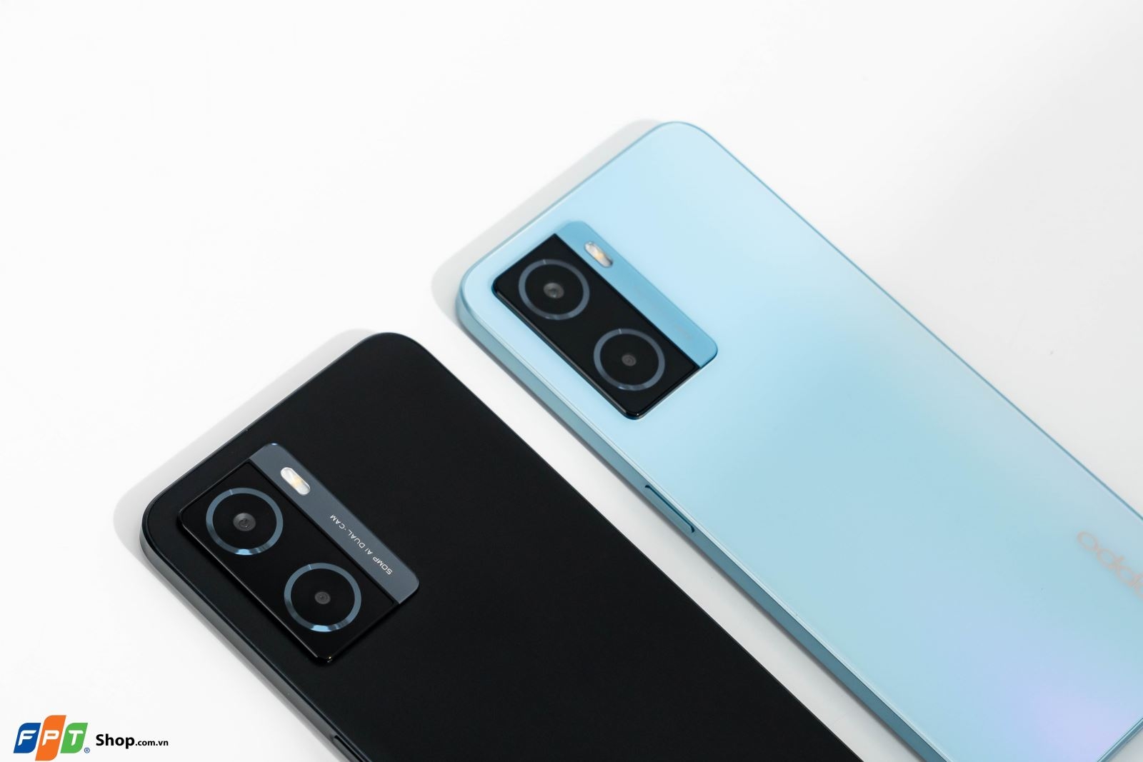 Mở hộp OPPO A77s: Tân binh tầm trung với nhiều điểm hấp dẫn