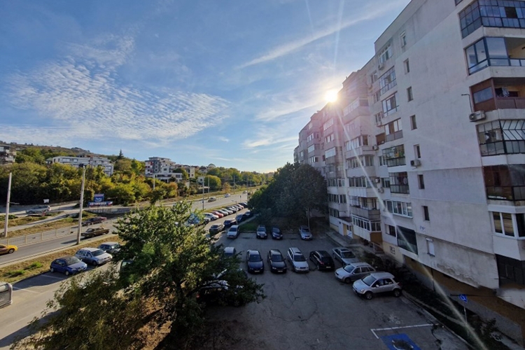 So sánh iPhone 14 Plus và Galaxy S22 Plus 10