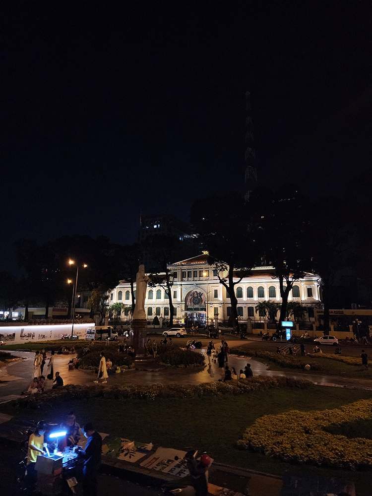 Rung cảm trước cảnh đêm Sài Gòn qua góc nhìn Samsung Galaxy S22 Ultra 21