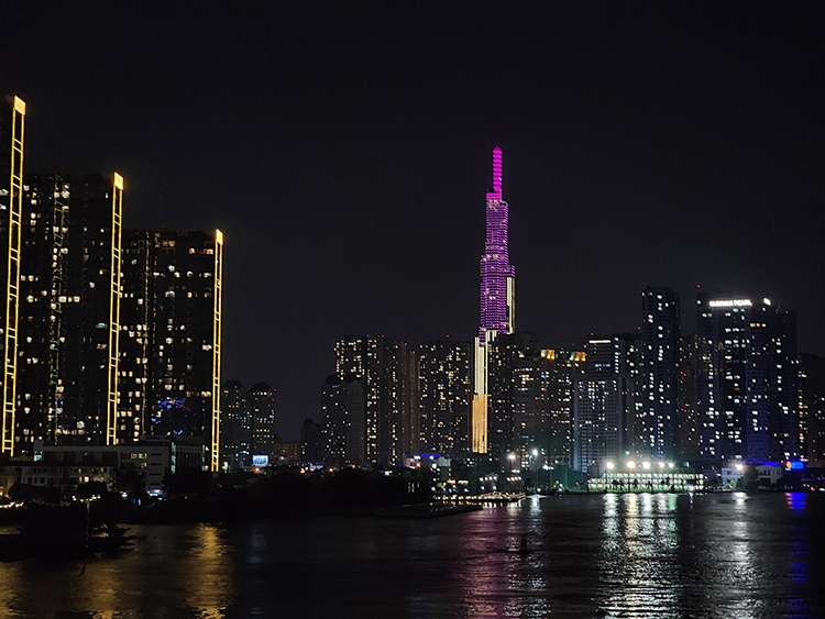 Rung cảm trước cảnh đêm Sài Gòn qua góc nhìn Samsung Galaxy S22 Ultra 20