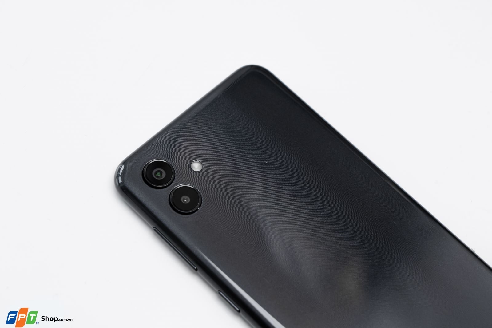 Trên tay Samsung Galaxy A04: Smartphone giá rẻ nhưng nhiều điểm nổi bật