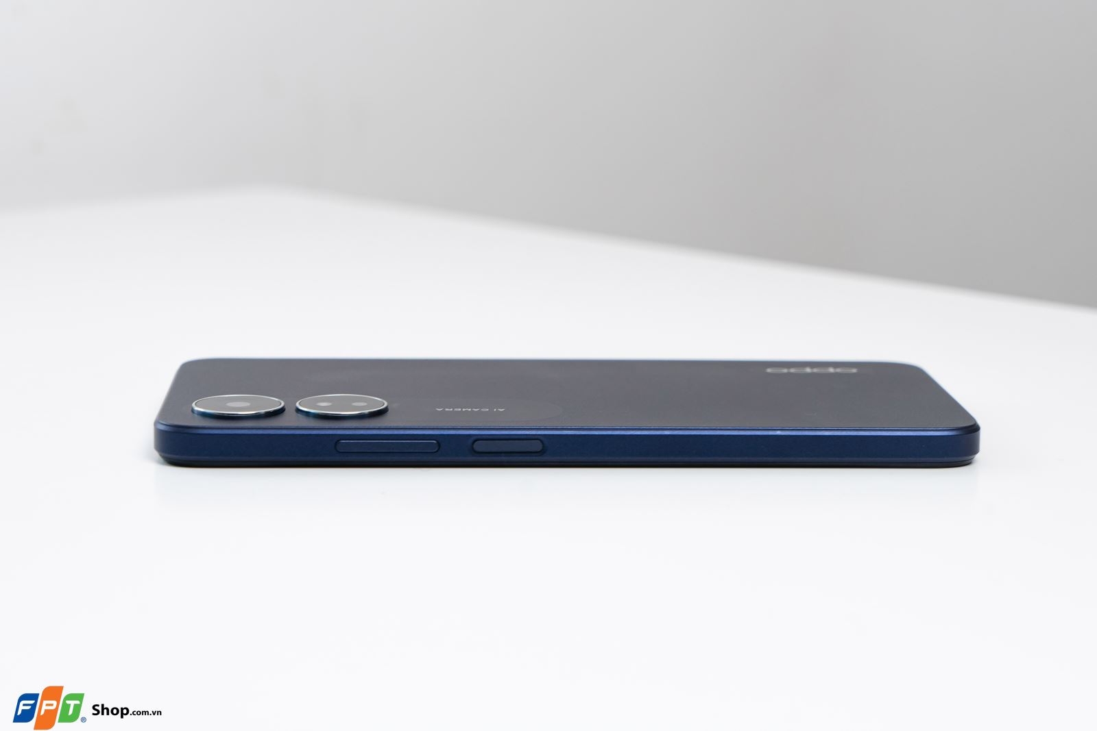 Trên tay OPPO A17: Điểm nhấn camera, thiết kế giả da sang trọng, pin "trâu"