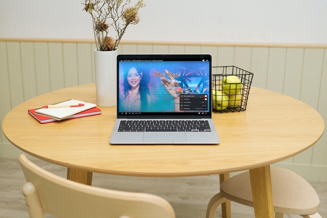 Chế độ ánh sáng điện ảnh trên YouTube là gì? - Ảnh 1